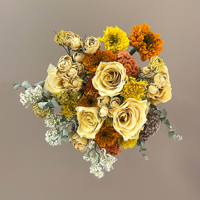 ドライフラワーꕤ︎︎4種類のバラとお花いっぱいSummer縦長ガーランド